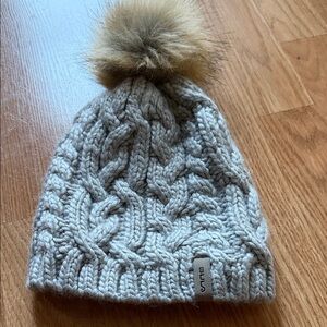 Elegant Gray Cable Knit Beanie with Faux Fur Pom-Pom